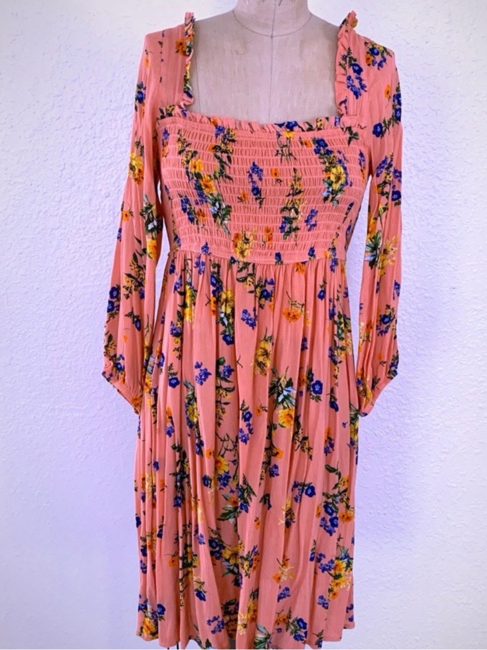💐JustFab Coral Pink Floral 🎀 Smocked Long Sleeve Midi Dress